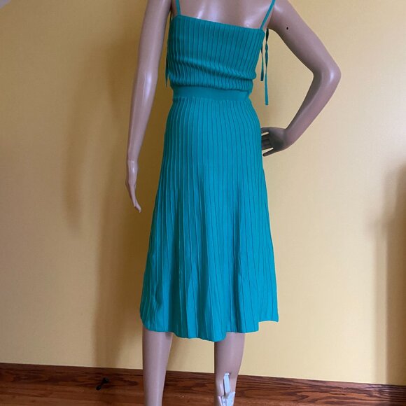 Ribbed knit spaghetti straps tie at shoulder midi dress is soft green - Picture 7 of 8